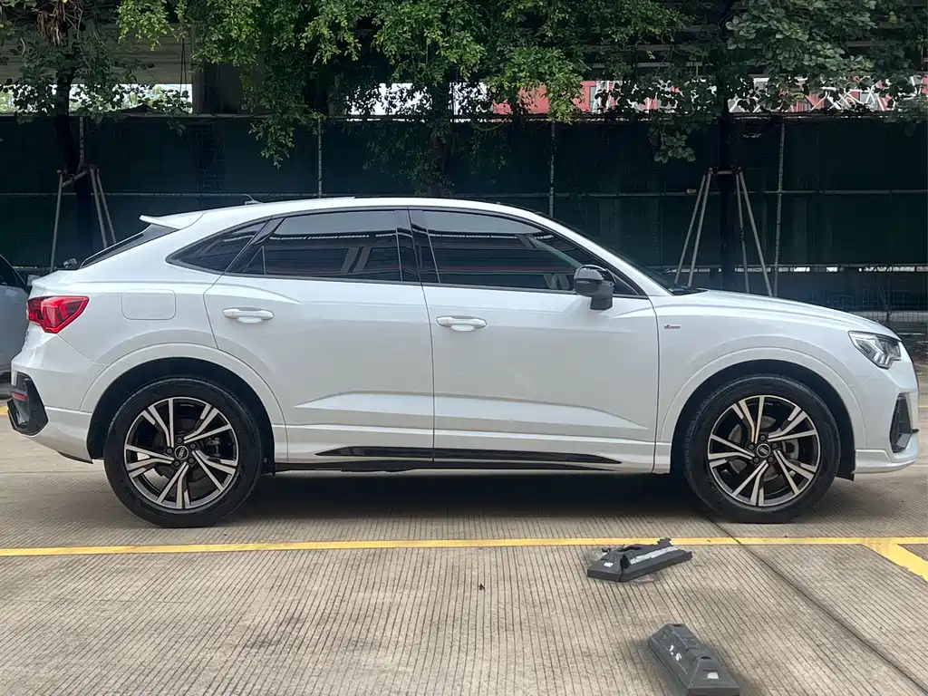 Audi Q3 Sportback 2023 — фото 2