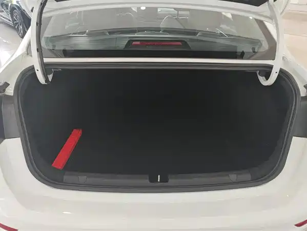 Geely Emgrand 2025