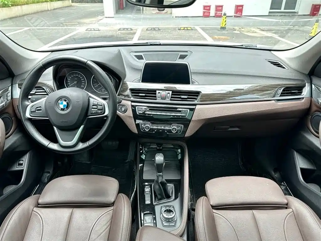 BMW X1 2018 — фото 9