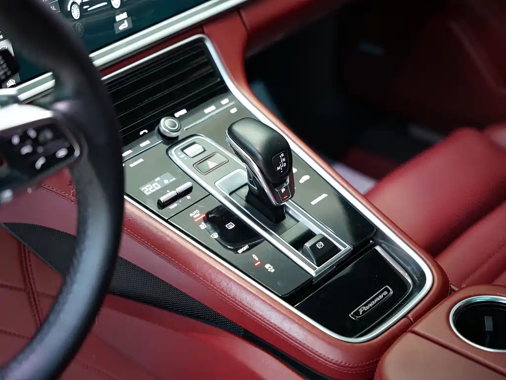 Porsche Panamera 2017 — фото 15