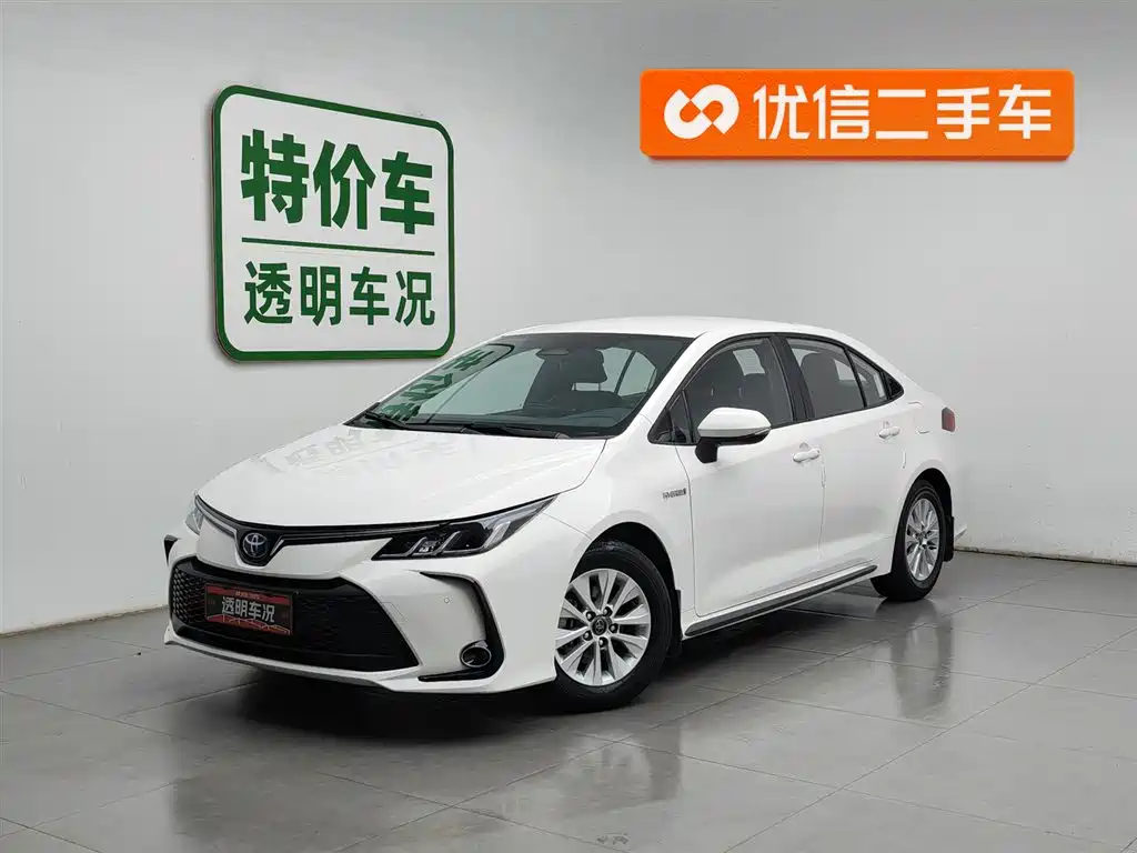 Toyota Corolla 2023 — фото 1