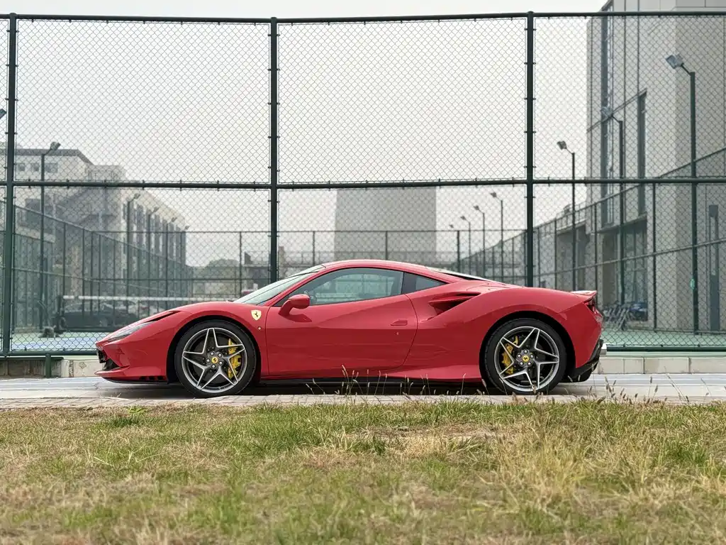 Ferrari F8 2019 — фото 3