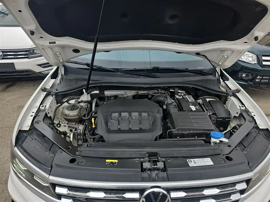 Volkswagen Tiguan L 2021 — фото 20