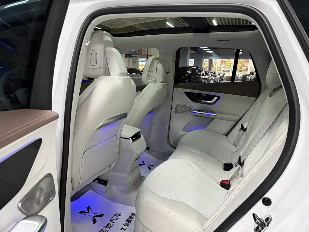Mercedes-Benz EQE SUV 2023