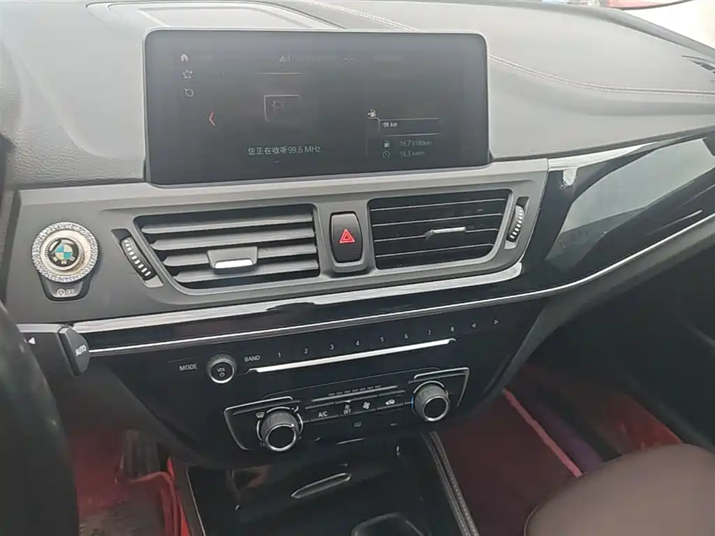 BMW 1 Series 2020 — фото 13