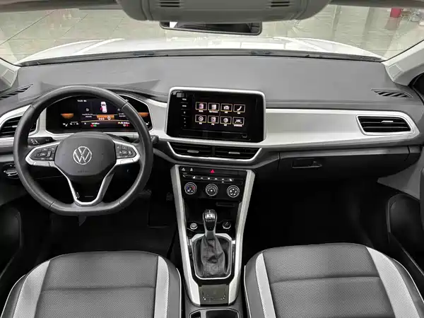 Volkswagen T-Roc 2024