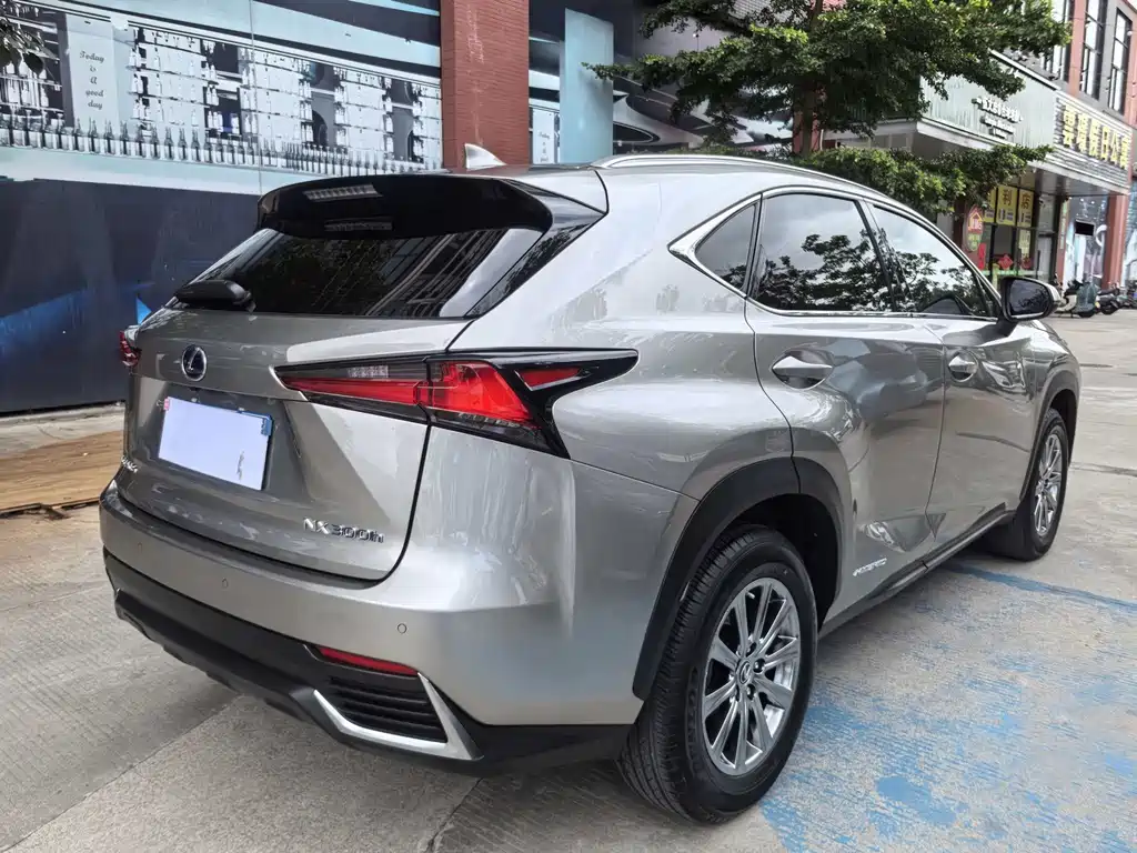 Lexus NX 2021 — фото 4
