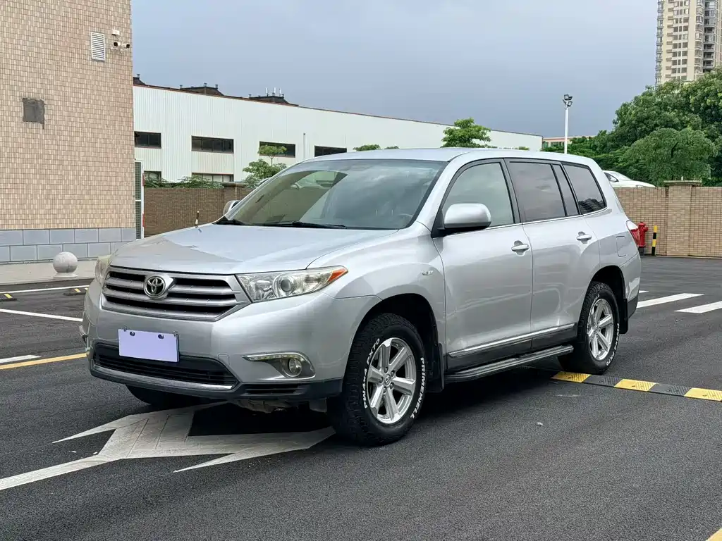Toyota Highlander 2013 — фото 1