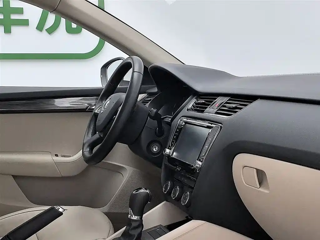 Skoda Octavia 2014 — фото 22