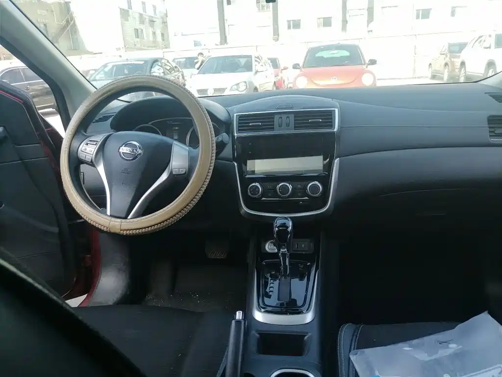 Nissan Tiida 2019 — фото 10