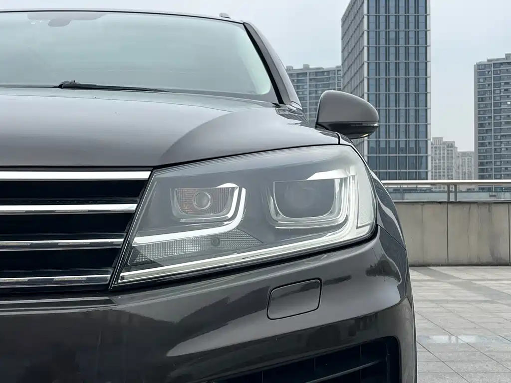 Volkswagen Touareg 2017 — фото 21