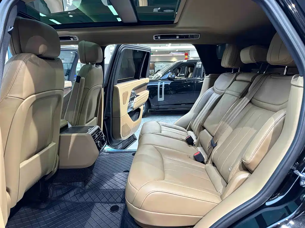 Land Rover Range Rover 2025 — фото 10