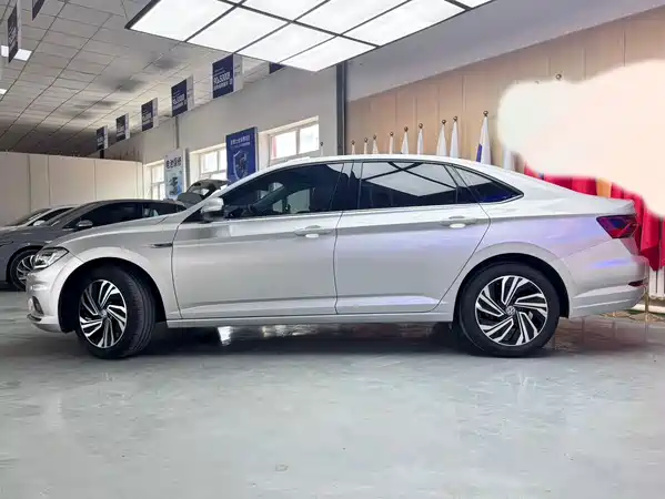 Volkswagen Sagitar 2022