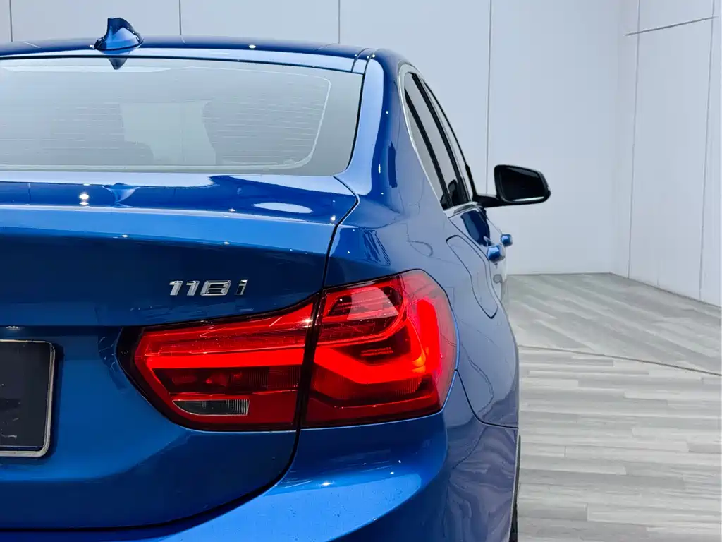 BMW 1 Series 2019 — фото 25