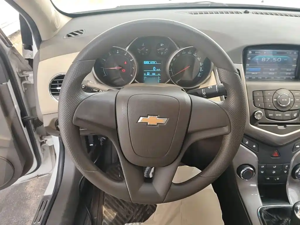 Chevrolet Cruze 2015 — фото 11