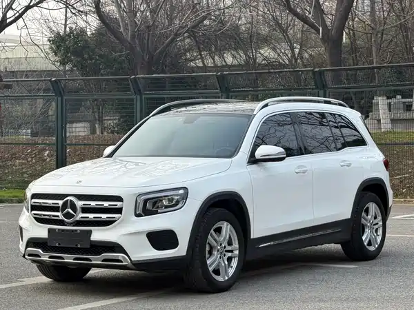 Mercedes-Benz GLB 2023