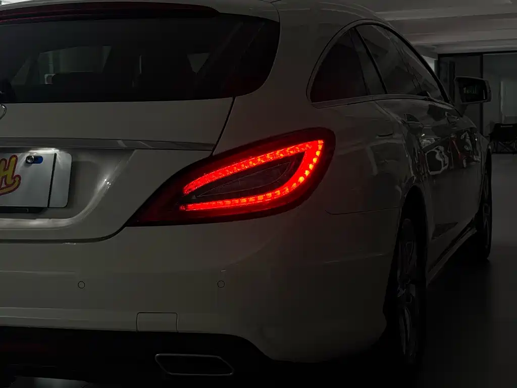 Mercedes-Benz CLS 2015 — фото 47