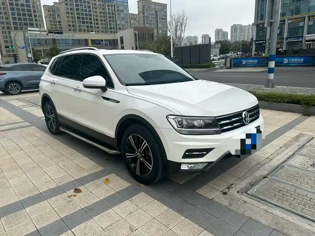 Volkswagen Tiguan L 2020 — фото 3