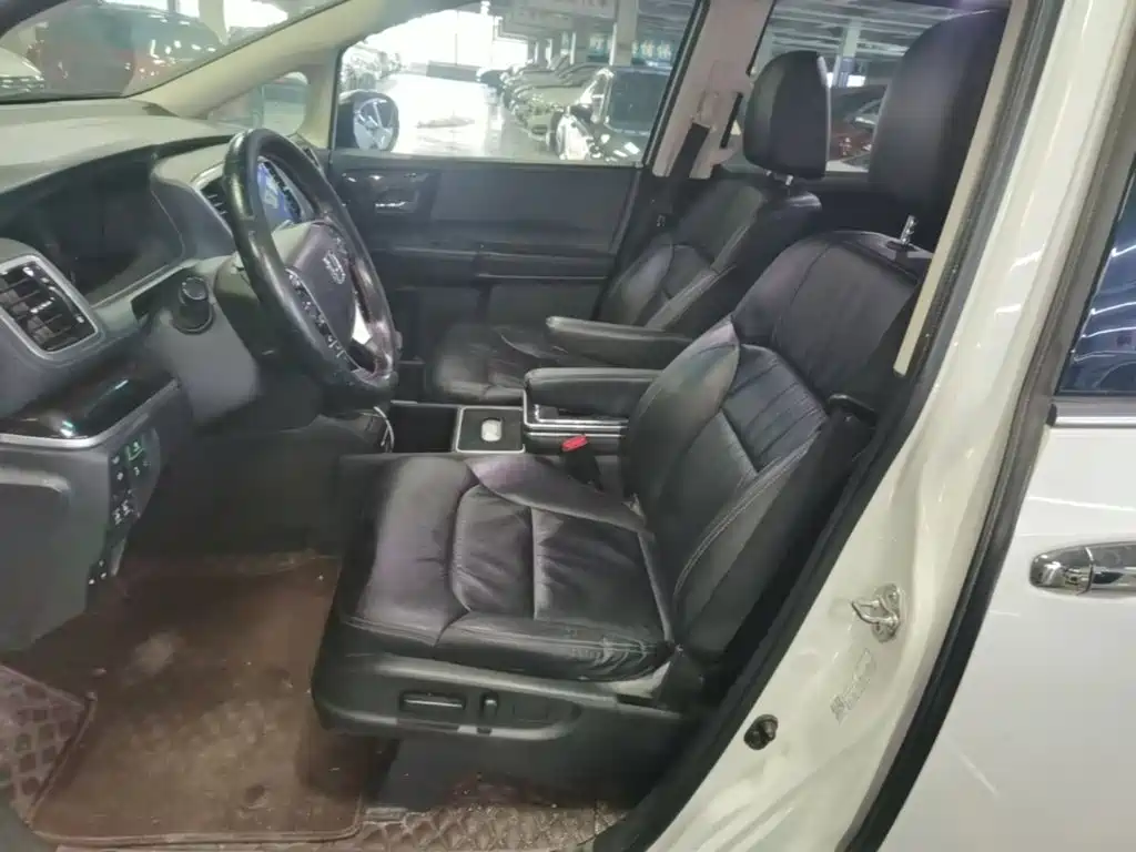 Honda Odyssey 2019 — фото 15