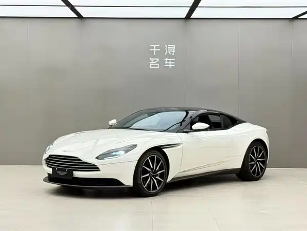 Aston Martin DB11 2019
