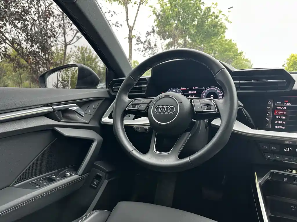 Audi A3 2023 — фото 13