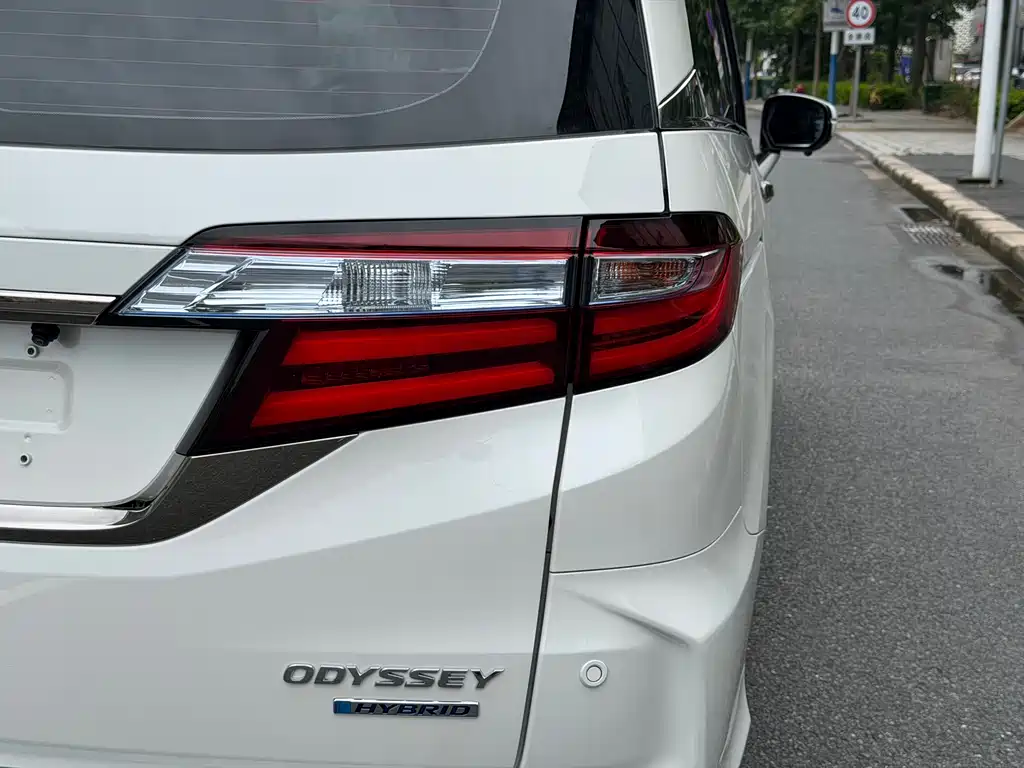 Honda Odyssey 2021 — фото 10