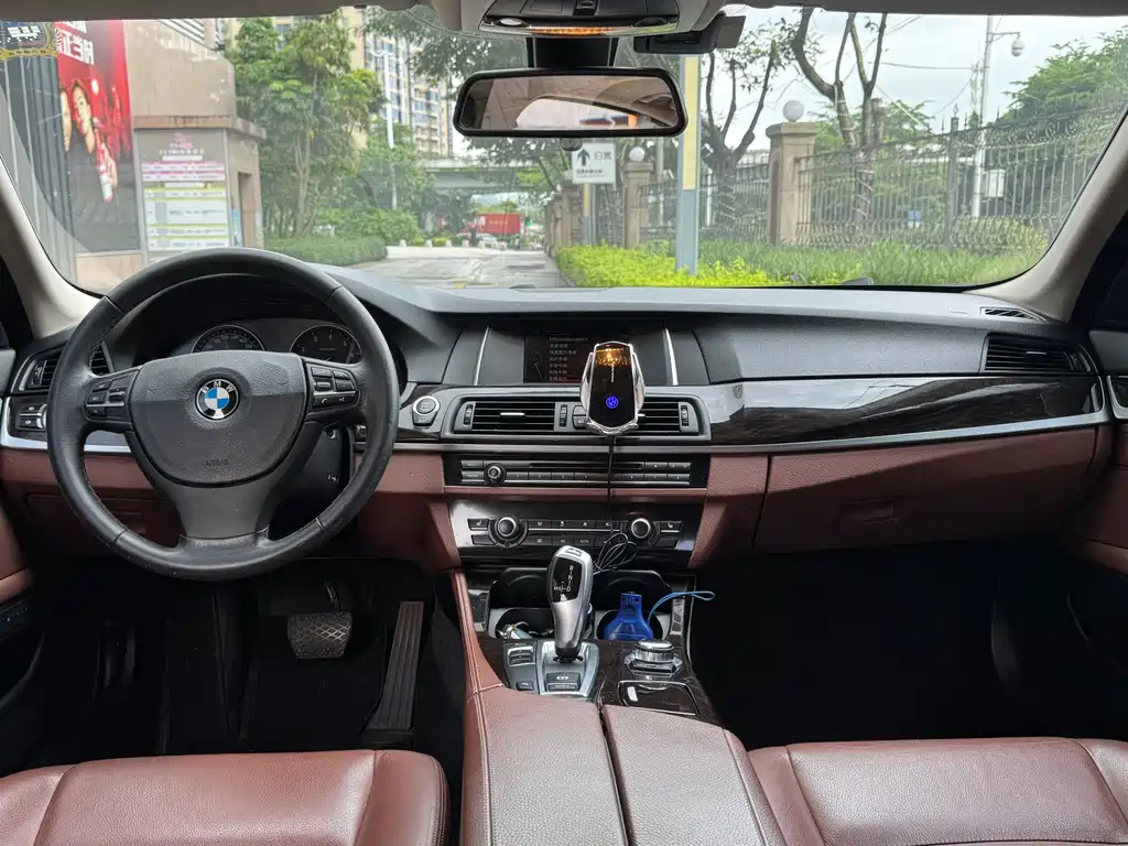 BMW 5 Series 2015 — фото 8