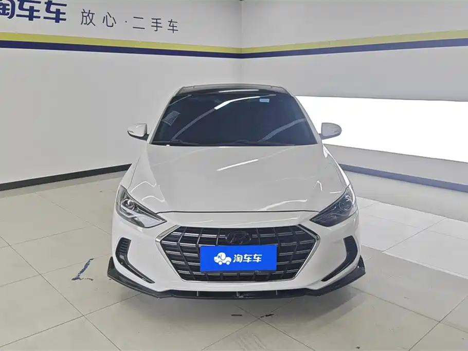 Hyundai Elantra 2020 — фото 2