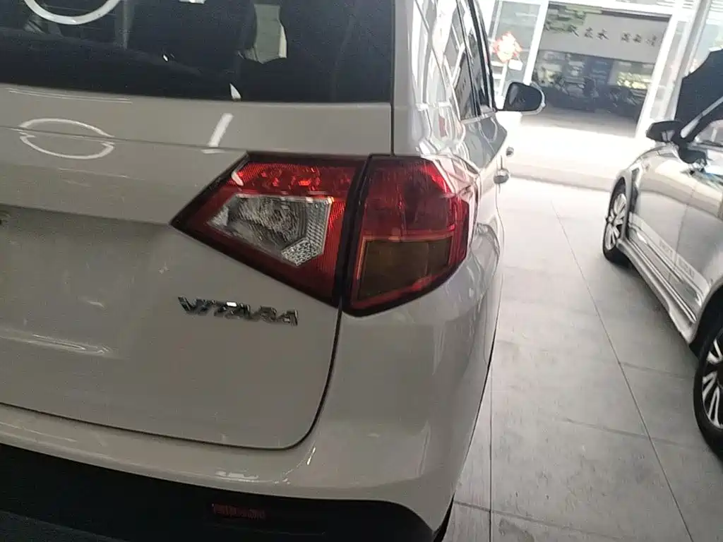 Suzuki Vitara 2016 — фото 8