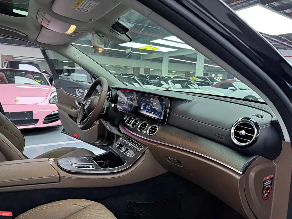 Mercedes-Benz E-Class 2020 — фото 14