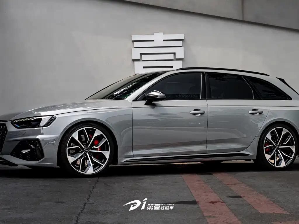 Audi RS 4 2021 — фото 6
