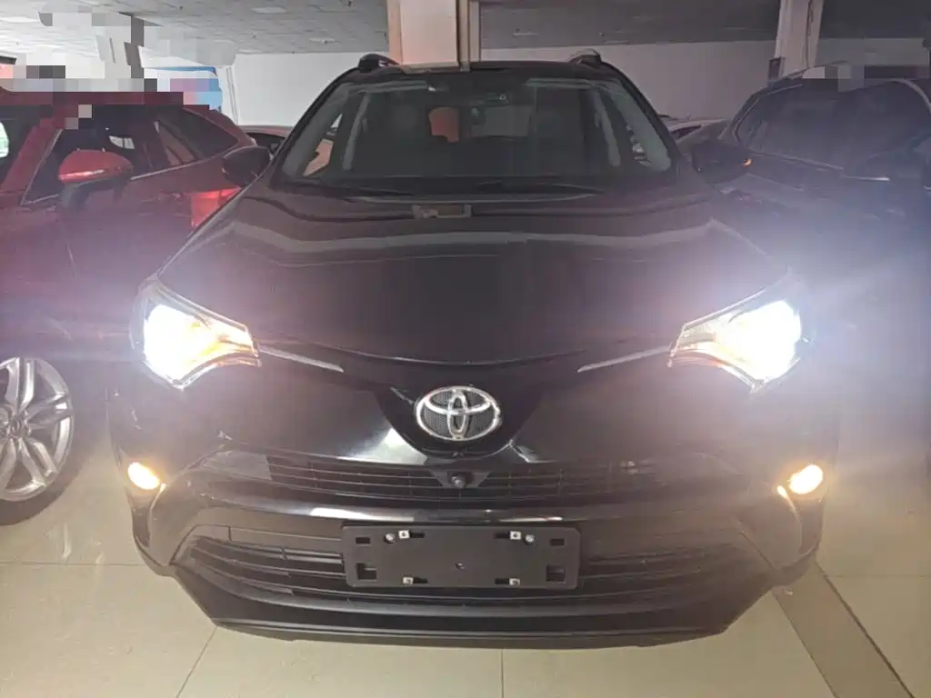 Toyota RAV4 2019 — фото 3