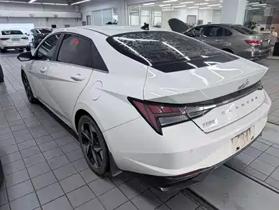 Hyundai Elantra 2022