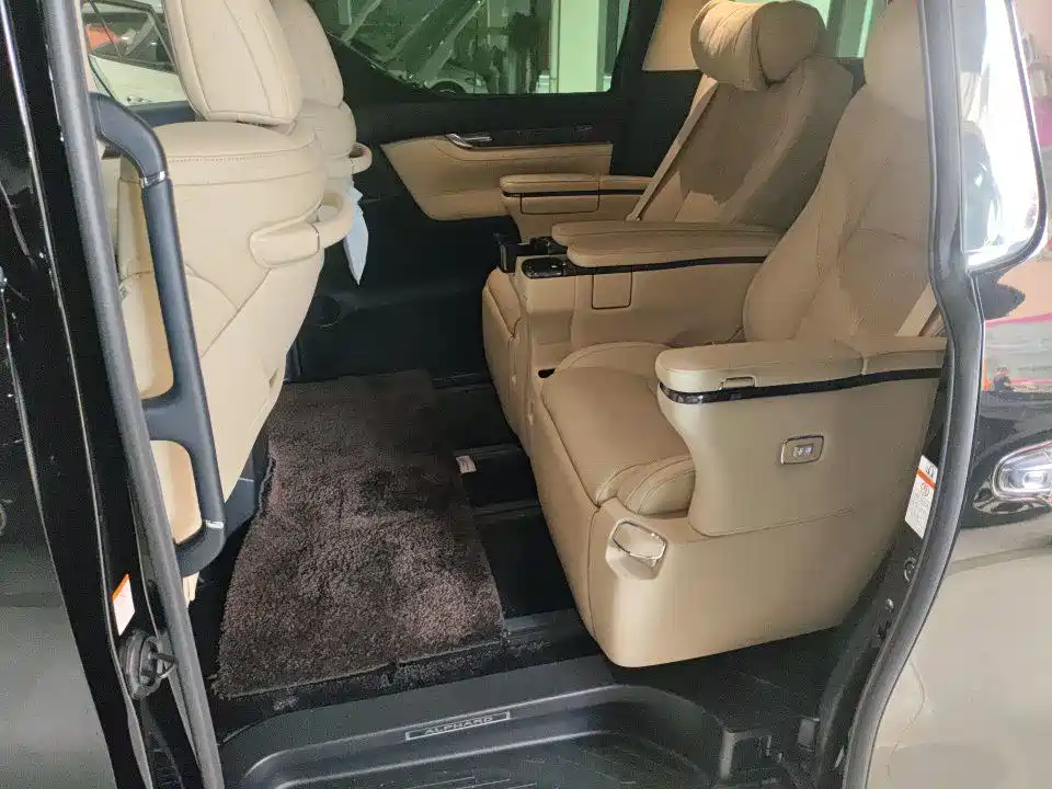 Toyota Alphard 2021 — фото 6