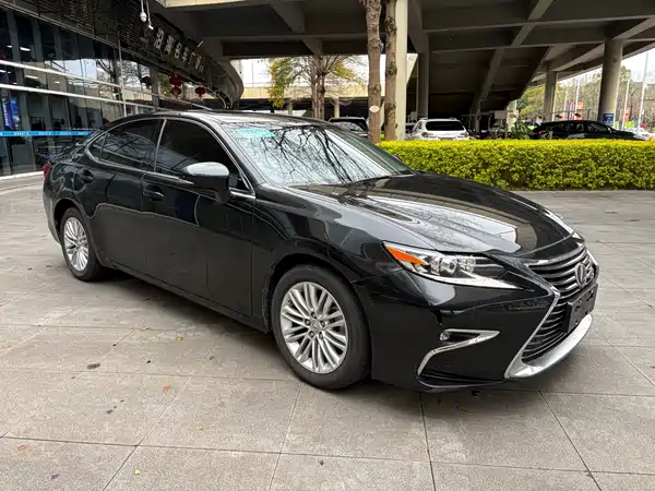 Lexus ES 2015