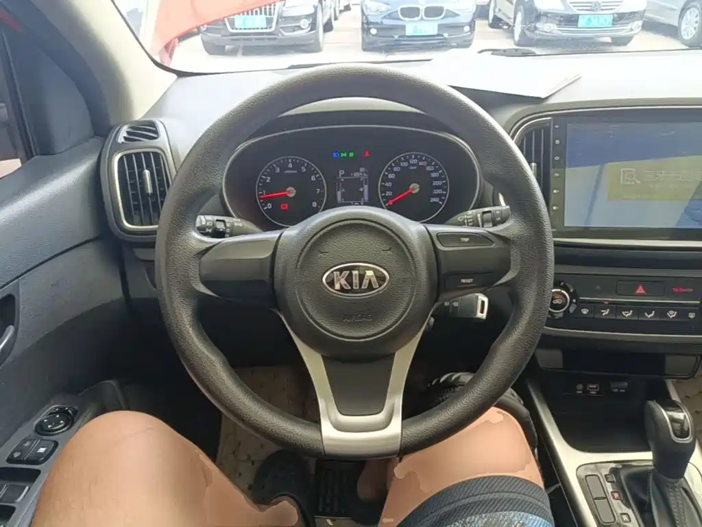 Kia KX3 2017 — фото 11