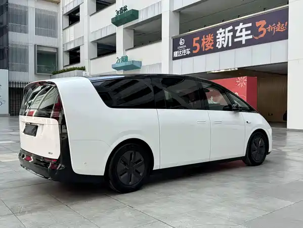 Li Auto MEGA 2025