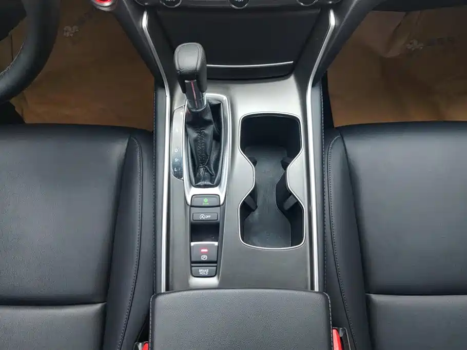 Honda Accord 2019 — фото 16