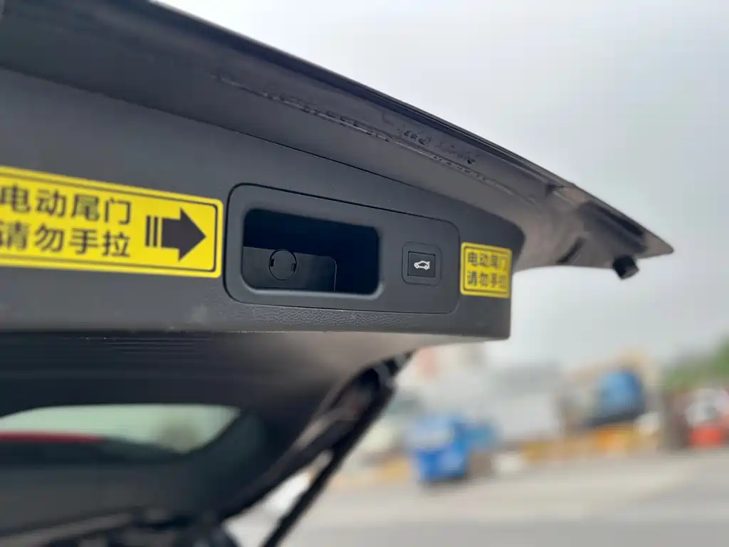 GAC Motor Trumpchi GS8 2018 — фото 32