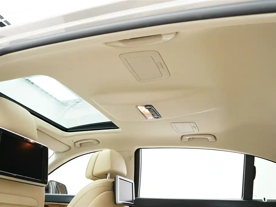 BMW 7 Series 2015 — фото 26
