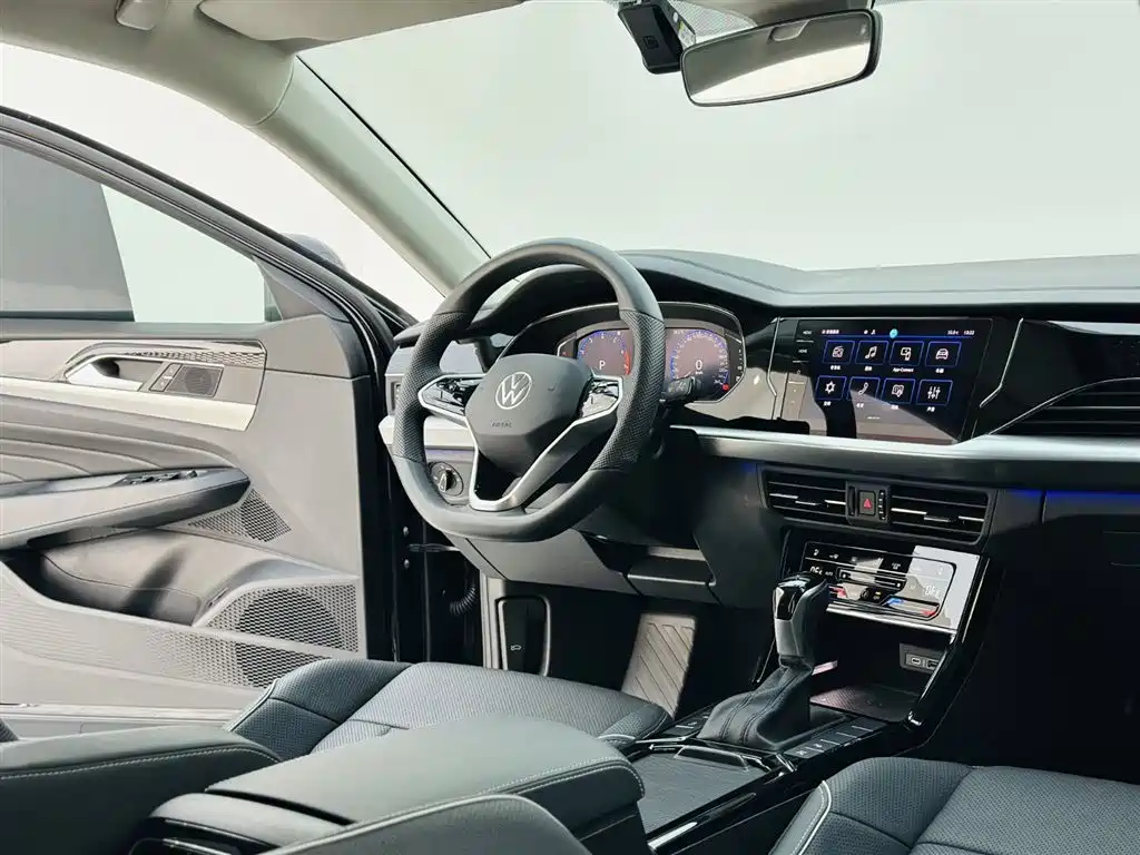 Volkswagen Passat 2023 — фото 16