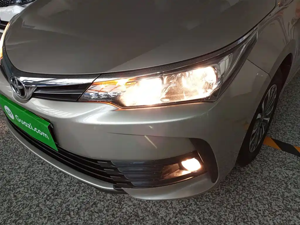 Toyota Corolla 2018 — фото 18