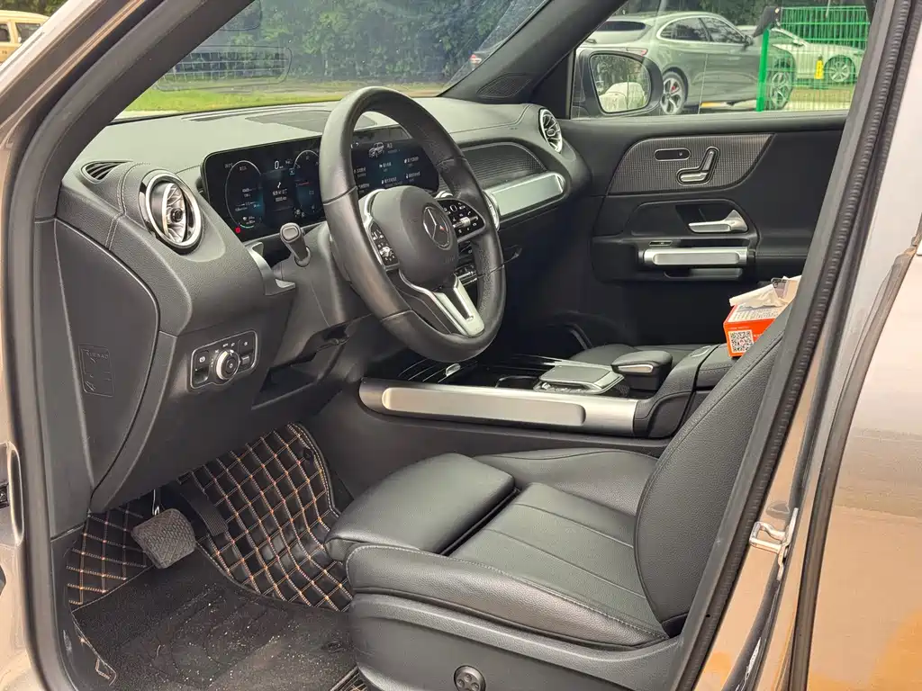Mercedes-Benz EQB 2024
