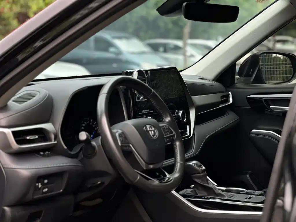 Toyota Highlander 2024