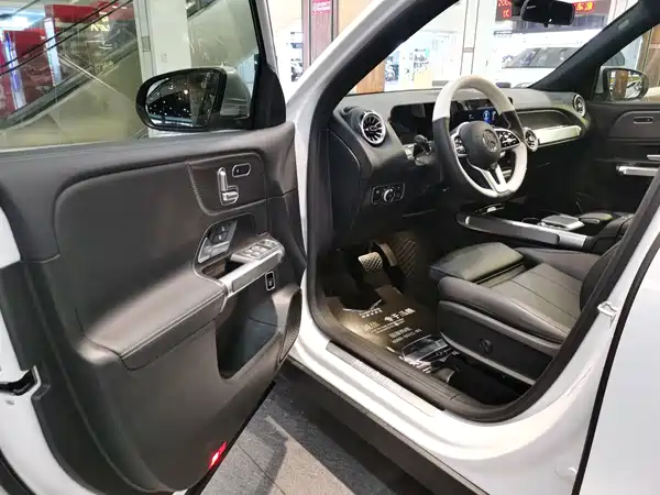 Mercedes-Benz GLB 2021