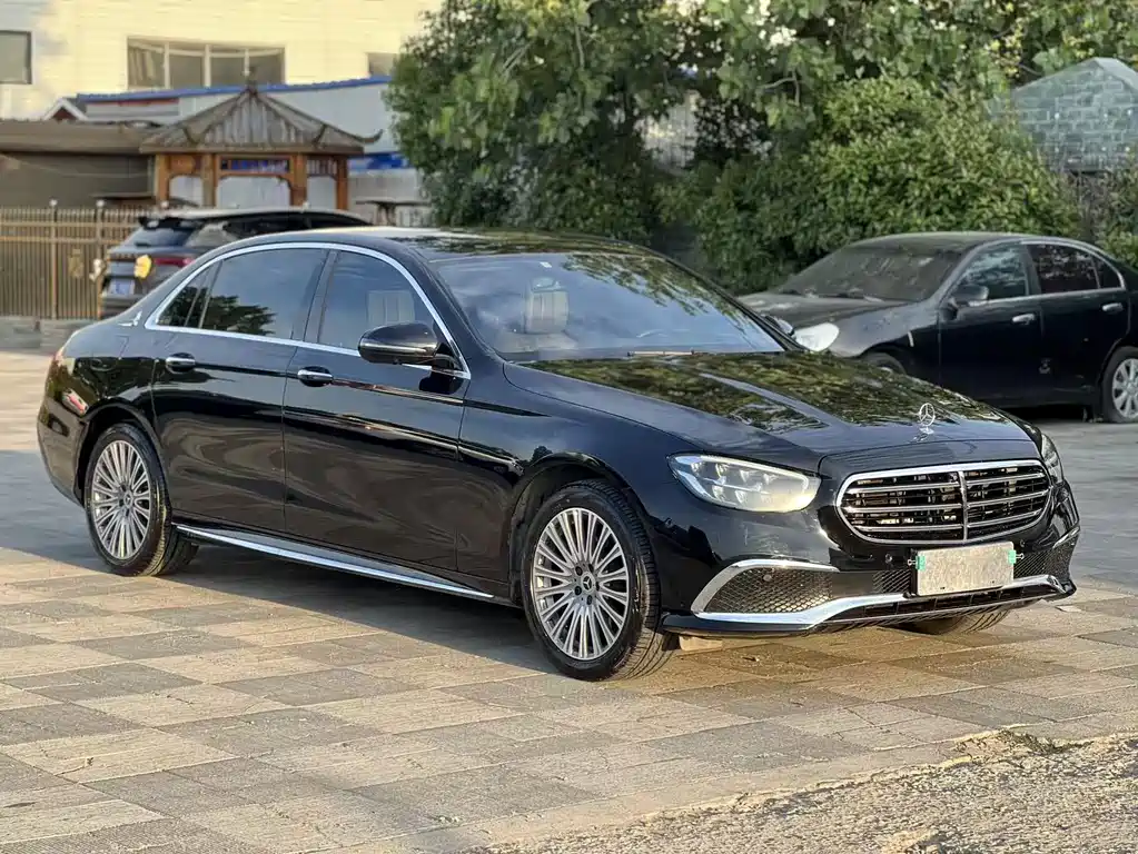 Mercedes-Benz E-Class 2022 — фото 3