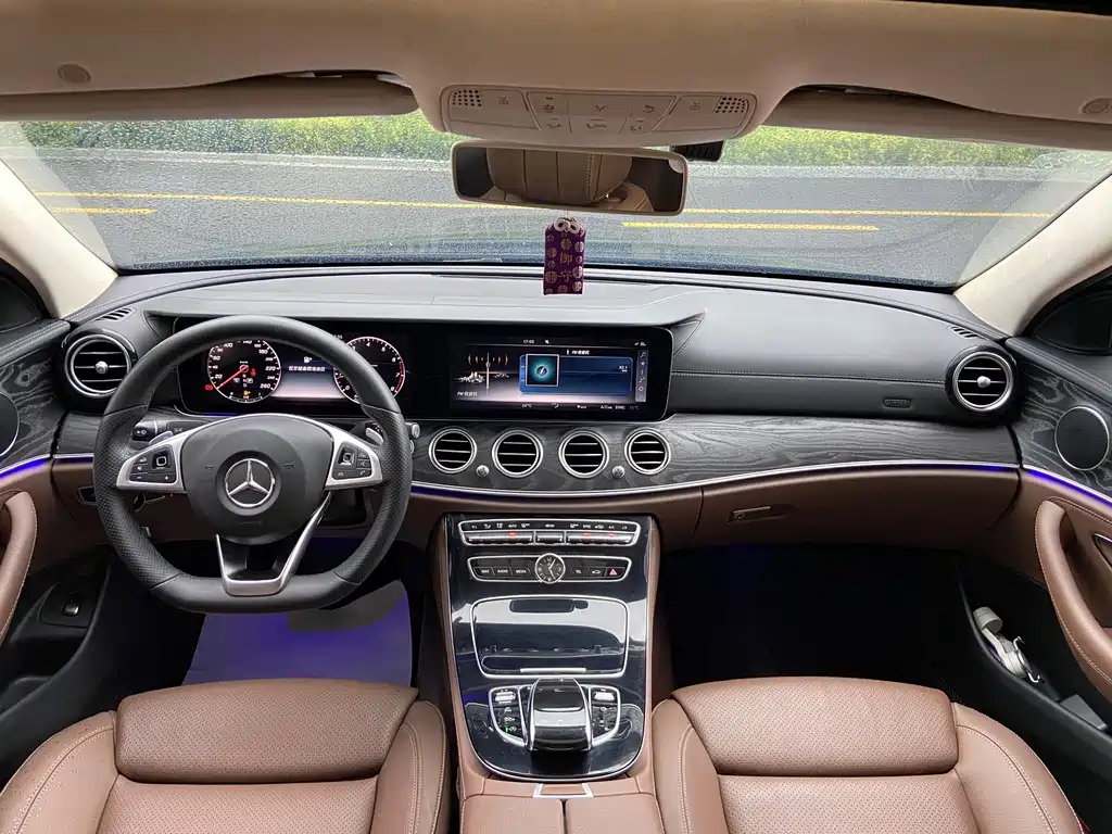 Mercedes-Benz E-Class 2017 — фото 11