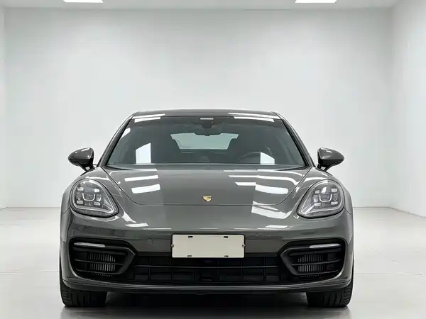 Porsche Panamera 2023