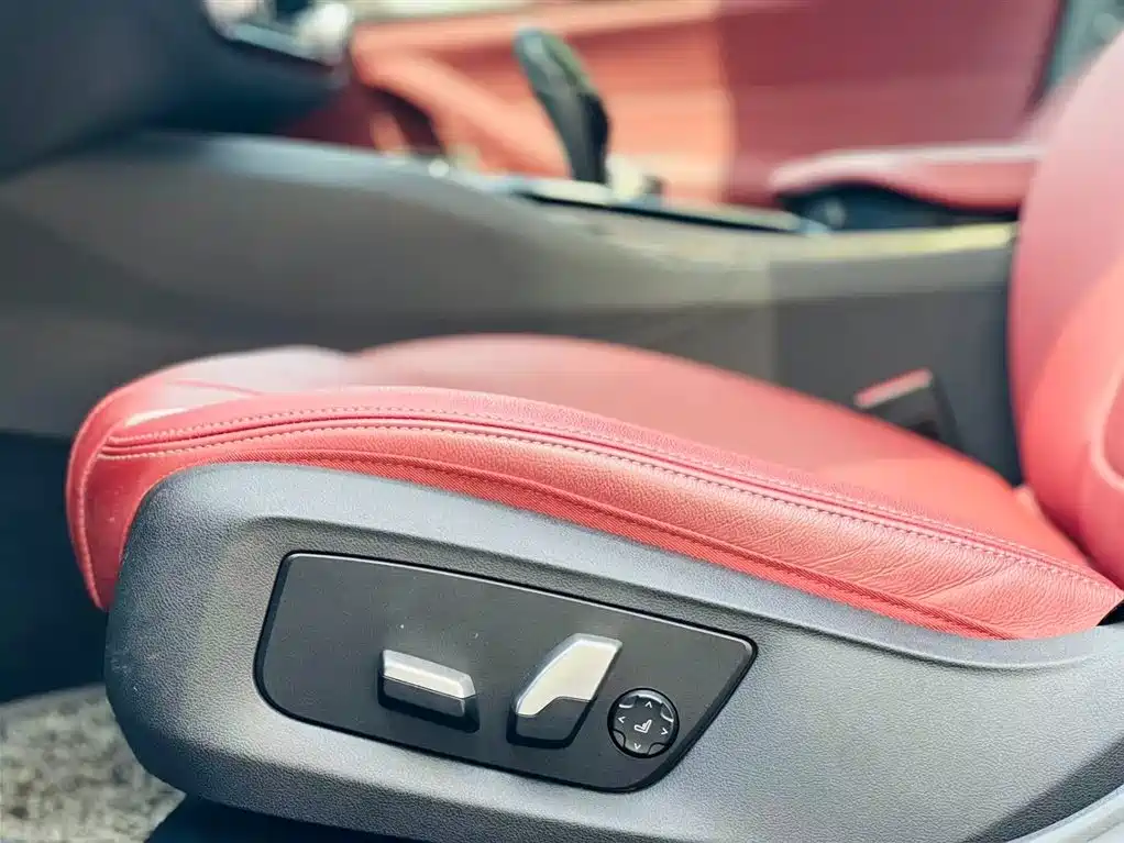 BMW 5 Series 2020 — фото 10