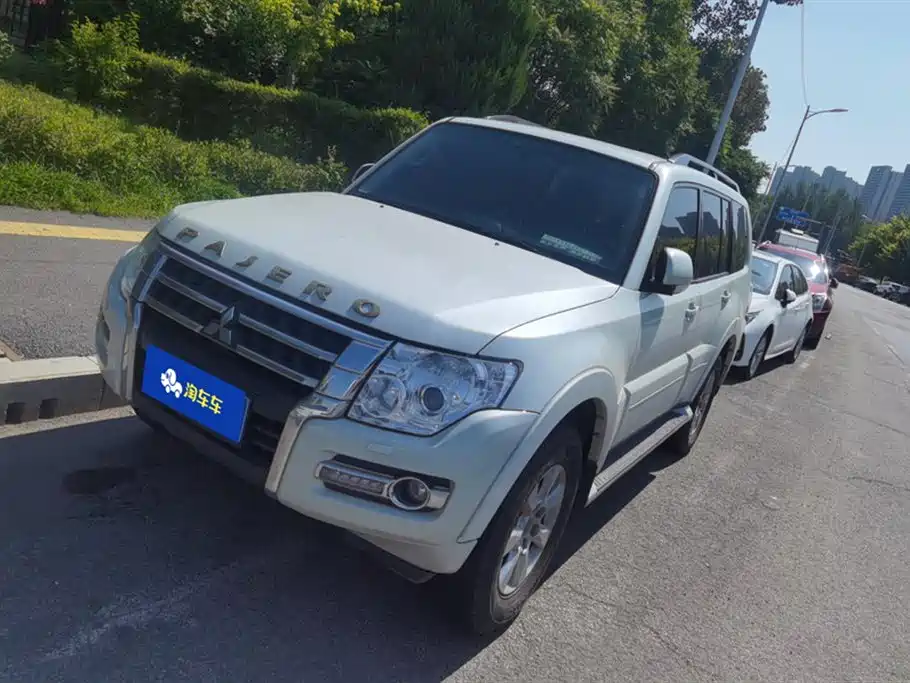 Mitsubishi Pajero 2019